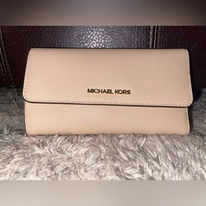 MICHEAL KORS Dusty Rose/ Taupe Trifold Wallet